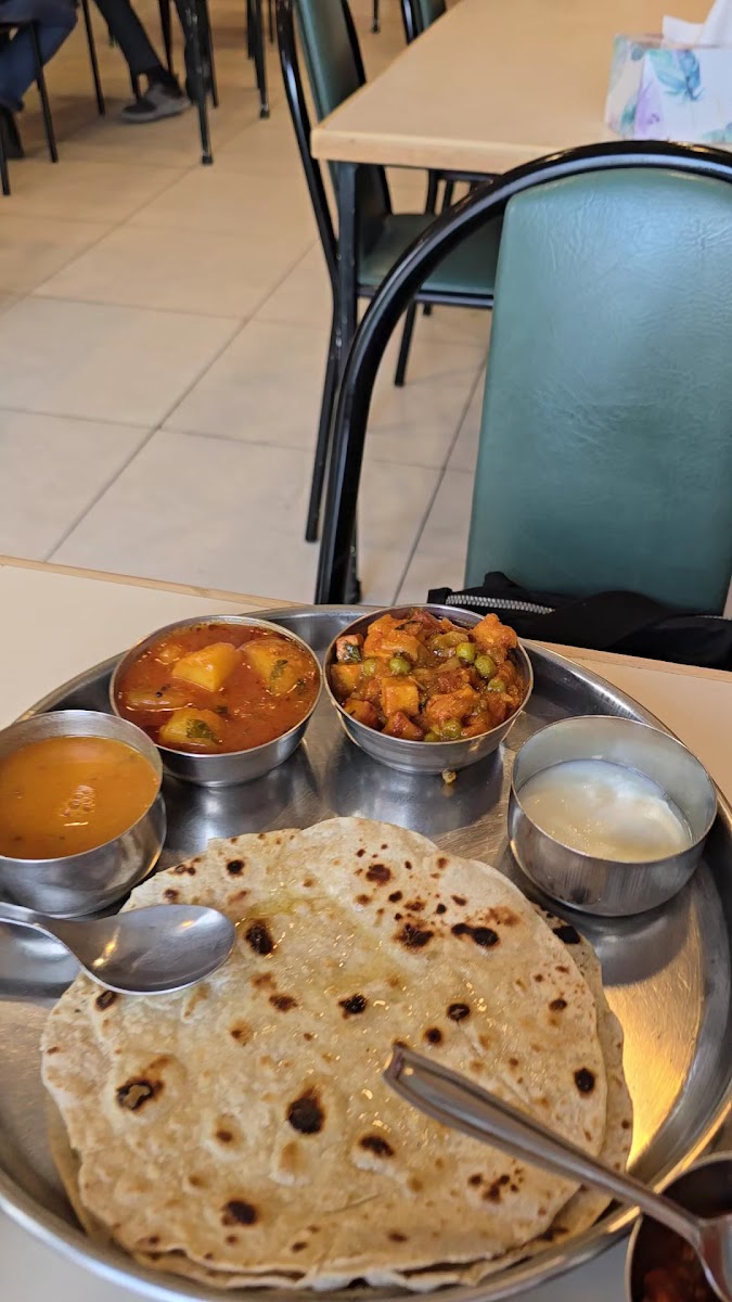 Asher's Africana Pure Vegetarian Restaurant Photo 2